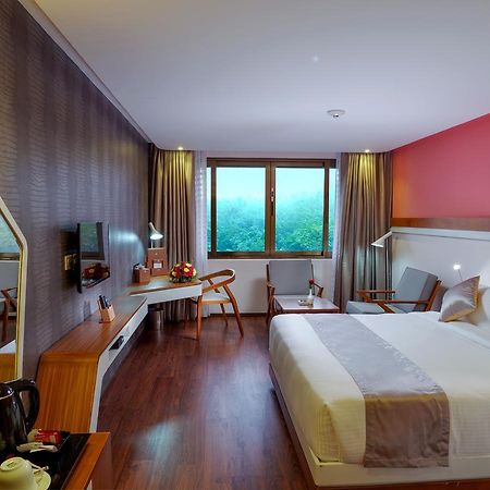 Hotel The Blooms Cochin à Kochi Extérieur photo