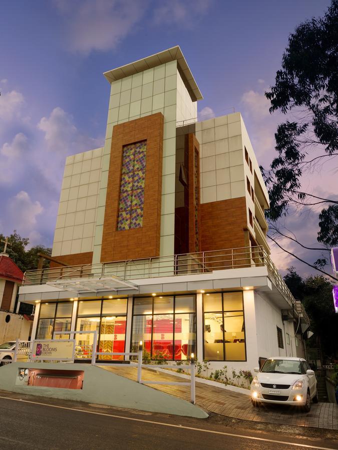 Hotel The Blooms Cochin à Kochi Extérieur photo