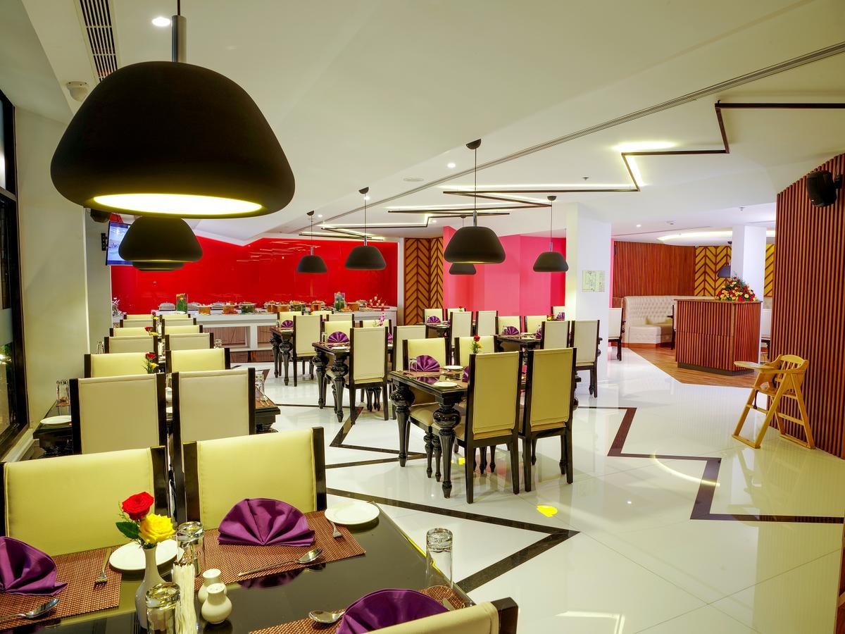 Hotel The Blooms Cochin à Kochi Extérieur photo