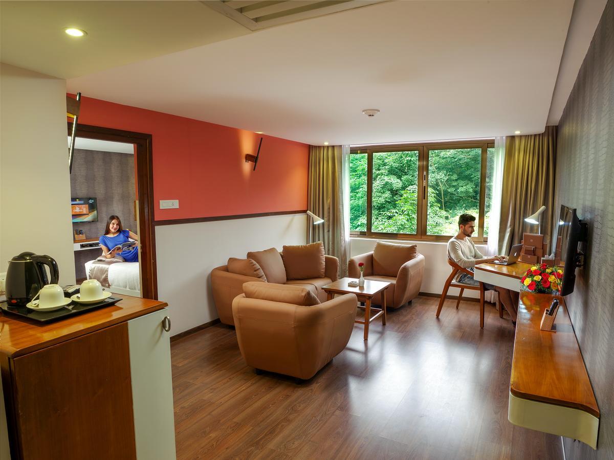Hotel The Blooms Cochin à Kochi Extérieur photo